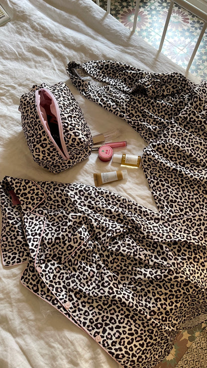 Leopard Pouch – Black x Pink Base